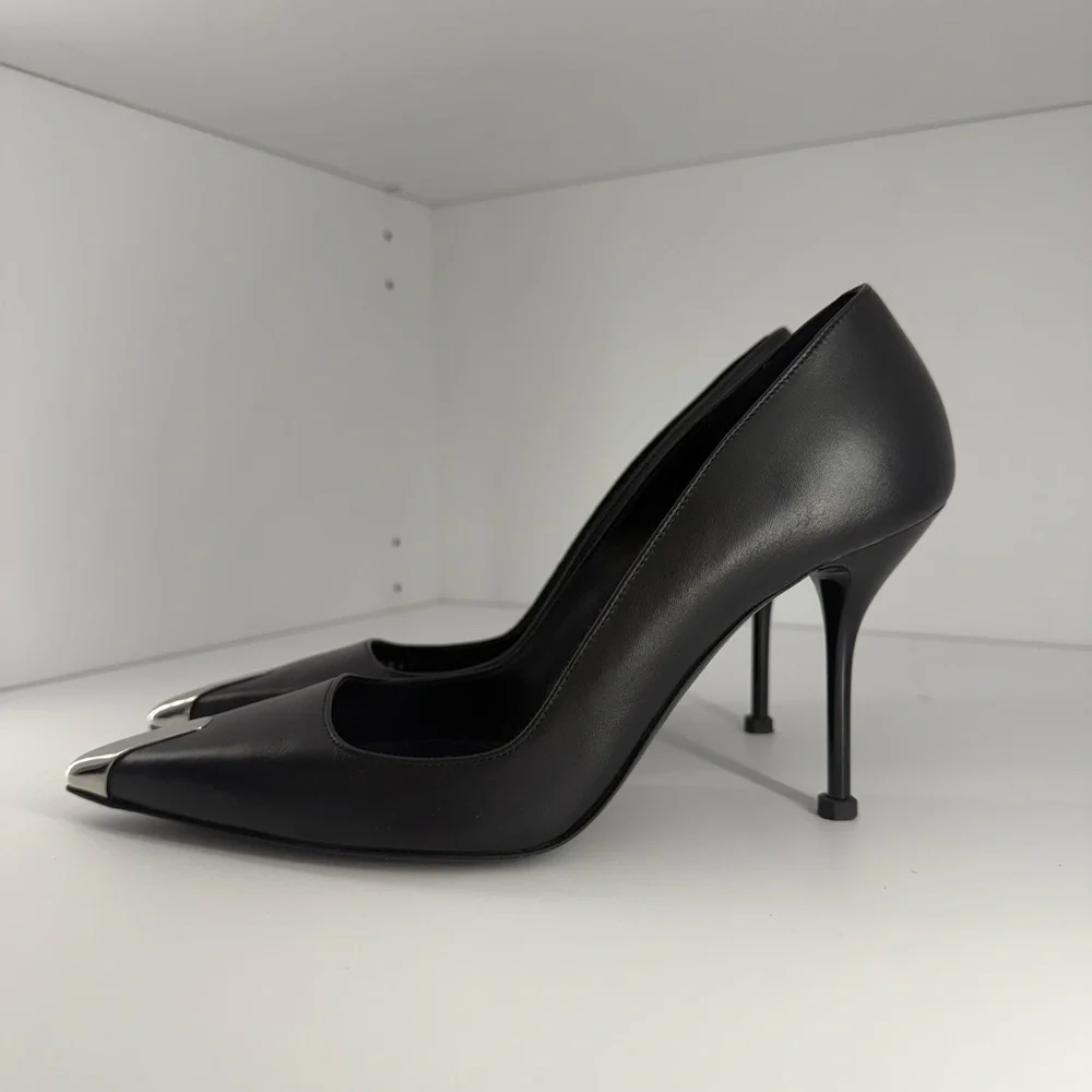 Alexander McQueen Black Heels with Silver Tips - Picture 2 of 4